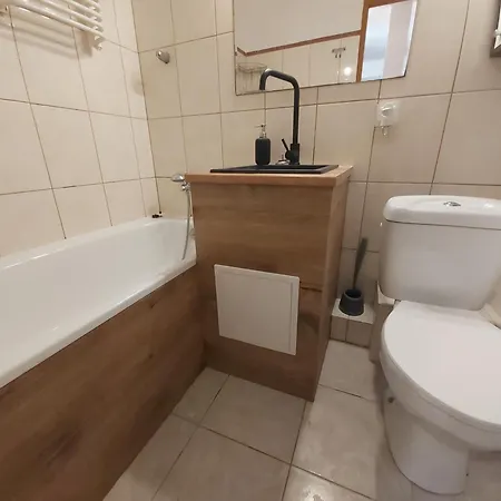 Проживання в сім'ї 2051 Zwyciestwa 23 - Tanie - Samodzielne Zameldowanie - Self Check In *