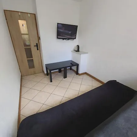 Pansiyon 2051 Zwyciestwa 23 - Tanie - Samodzielne Zameldowanie - Self Check In Poznan